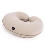 Comfort during feeding The Poofi feeding pillow was created for mothers who care about a high level of comfort and relieve the back during feeding, and at the same time want to ensure the safety and stability of their babies.