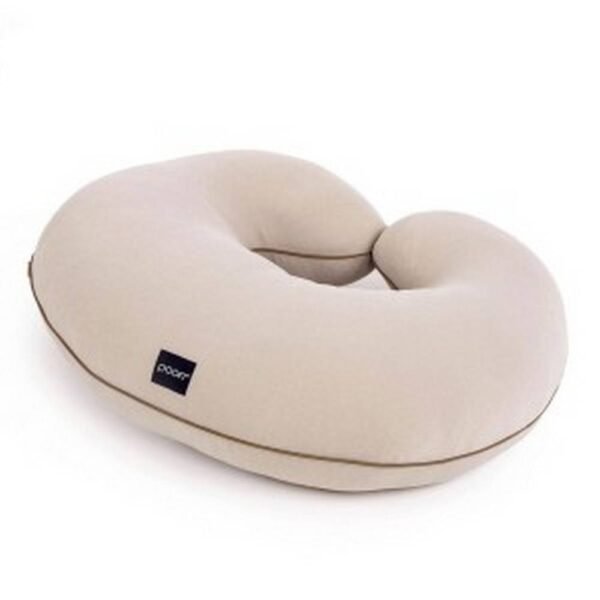 Comfort during feeding The Poofi feeding pillow was created for mothers who care about a high level of comfort and relieve the back during feeding, and at the same time want to ensure the safety and stability of their babies.
