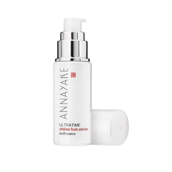 Velvety fluid useful for strengthening the skin and counteracting the appearance of the first wrinkles.