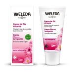 Smoothing day cream that visibly reduces the first wrinkles and keeps the skin elastic and vital.