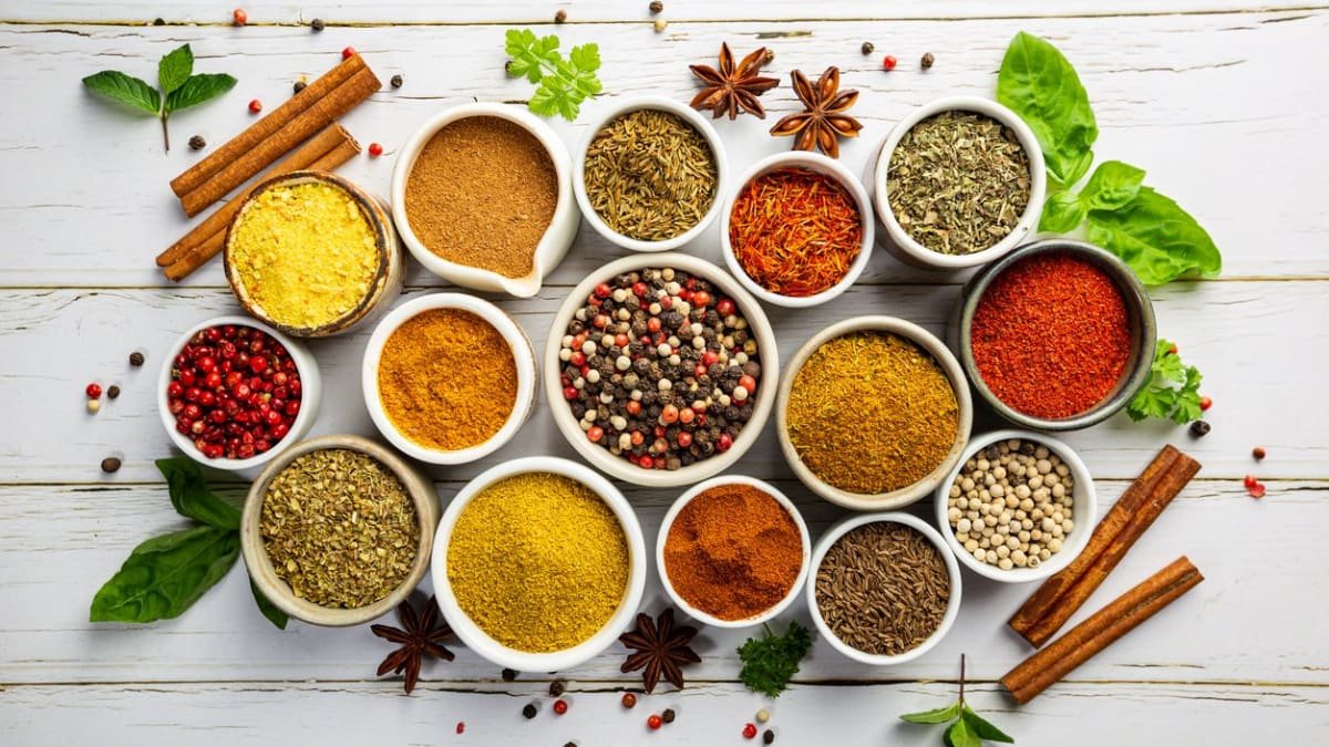 Herbs for diet and weight control. How does herbal medicine work for weight loss?