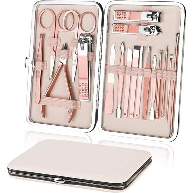 URAQT NAIL CLIPPERS, MANICURE SET, NAIL SCISSORS FOR CUTICLE REMOVAL FOR MEN AND WOMEN, 18 PCS