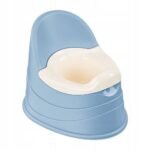 This stylish Nordic blue potty features a removable insert for hassle-free cleaning, making it perfect for potty training. Its ergonomic design ensures comfort for children, while the sturdy construction provides stability during use.