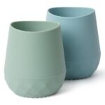This silicone learning cup is designed for babies starting from 6 months, promoting independent drinking.