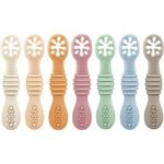 This set includes 7 soft silicone spoons, perfect for babies learning to self-feed.