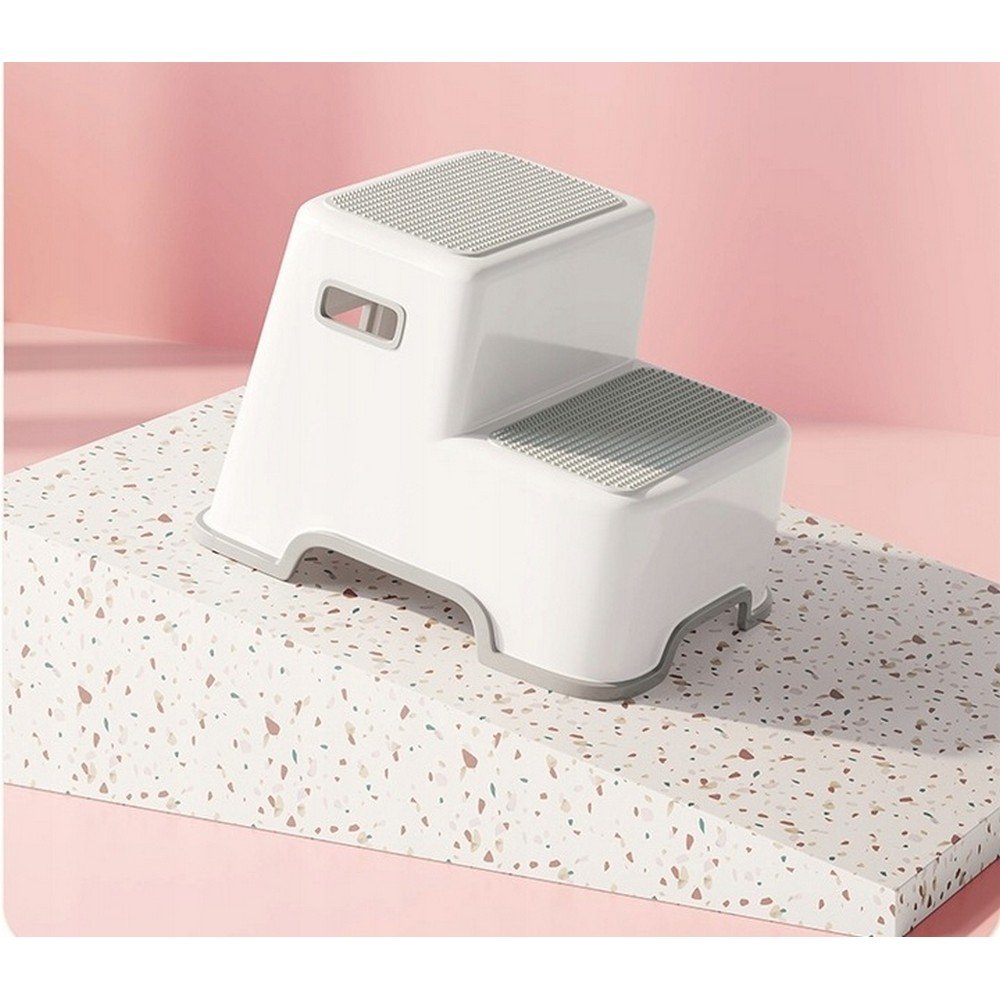 platform footrest for children two stage non slip childrens stairs Эта двухступенчатая подставка для ног предназначена для детей и обеспечивает надежную и устойчивую платформу для безопасного подъема на возвышенность. Ее нескользящая поверхность обеспечивает сцепление и безопасность, что делает ее идеальной для повседневного использования.