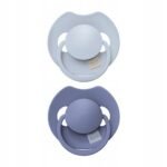 Set of two dynamic silicone nipples designed for babies aged 6-18 months, featuring a baby blue color. Comes with a protective storage case for hygiene.
