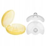 Medela Cover Cap Contact for Nipple M 2 pcs – Protective nipple covers designed for comfort and discreetness, ideal for sore or sensitive nipples during breastfeeding, with a medium size fit.
